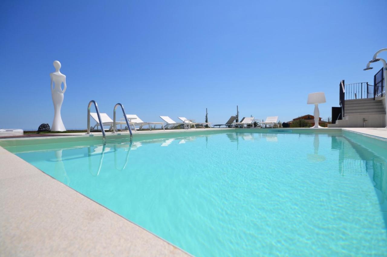 B&B & Spa Novantadieci Club (Adults Only) Atri Bagian luar foto