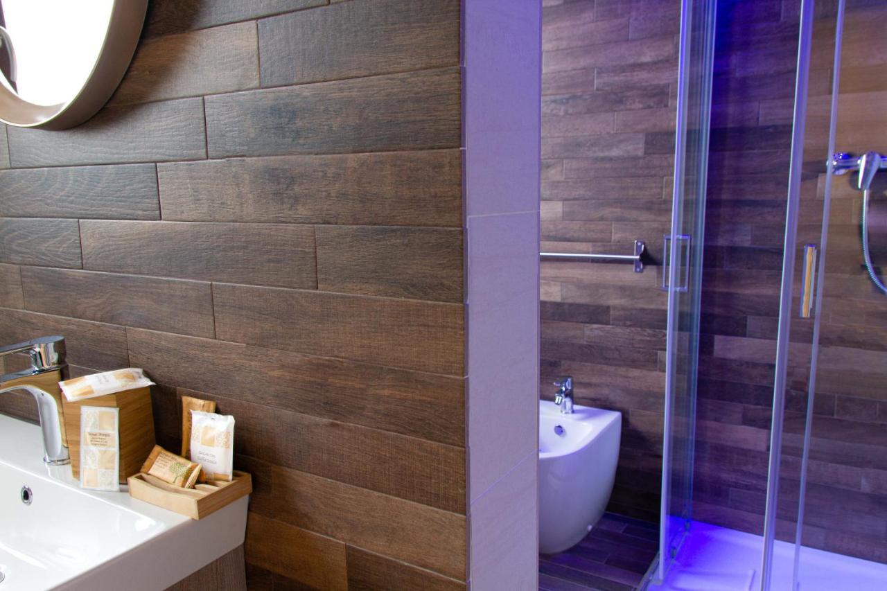 B&B & Spa Novantadieci Club (Adults Only) Atri Bagian luar foto