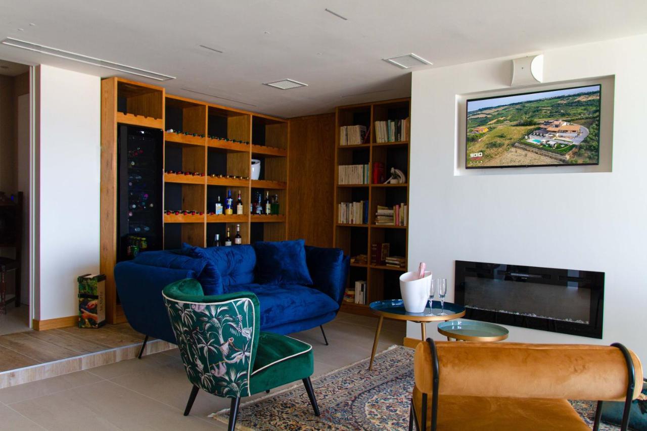 B&B & Spa Novantadieci Club (Adults Only) Atri Bagian luar foto