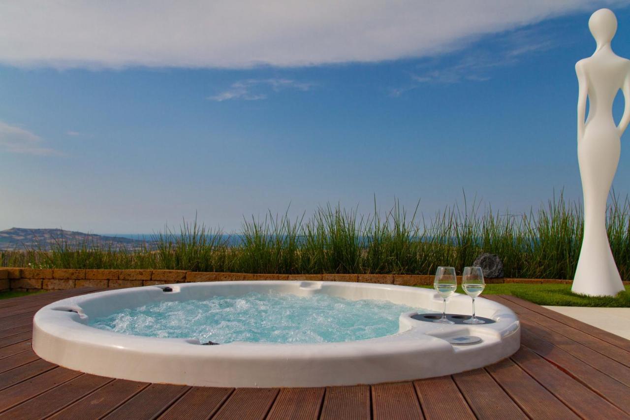 B&B & Spa Novantadieci Club (Adults Only) Atri Bagian luar foto